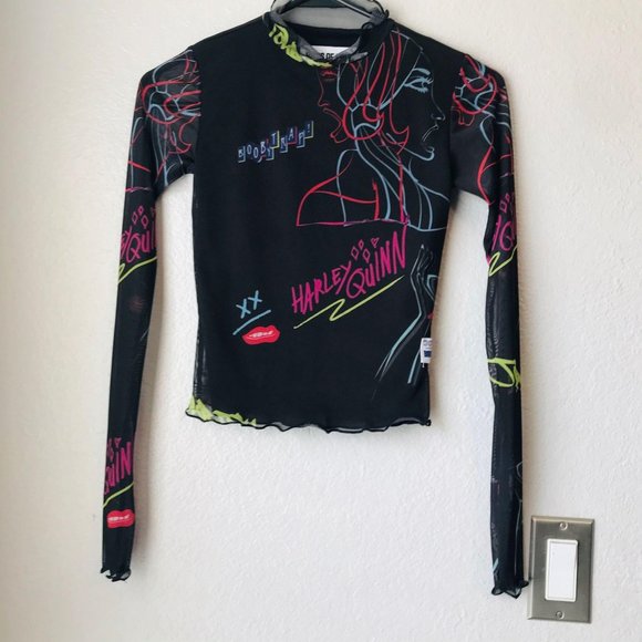 NWOT BIRDS OF PREY Harley Quinn Long Sleeve Top xs - Picture 3 of 11